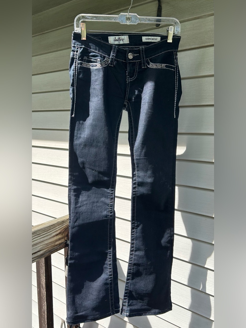 Daytrip NWOT Scorpio Bootcut Trendy Dark Blue Wash Ladies Premium Denim, Sz 24L.